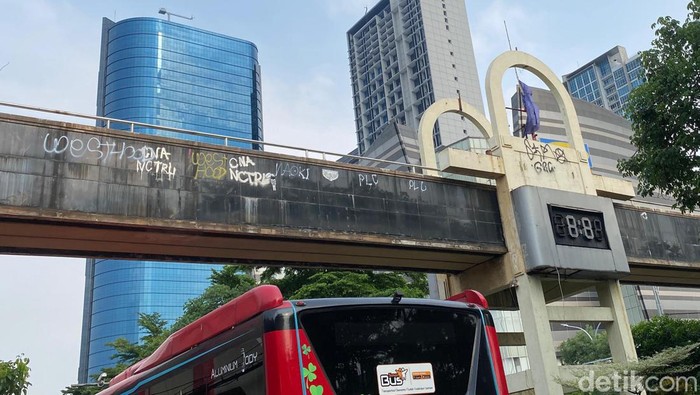 Fasum di Kota Surabaya Dipenuhi Vandalisme