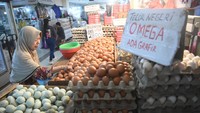 Hal ini disebebkan berkurangnya pasokan hngga kenaikan pakan ternak.