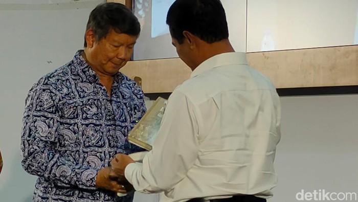 Hashim Djojohadikusumo dan Amran Sulaiman saat menghadiri acara dialog di Universitas Hasanuddin (Unhas), Makassar.