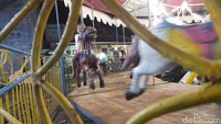 Anak-anak dapat menikmati beragam permainan ini dengan tiket Rp 10.000 per wahana.