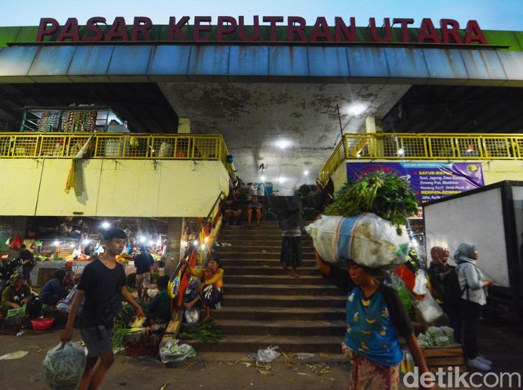 Jelang Ramadan Harga Kebutuhan Bahan Pokok di Pasar Surabaya Merangkak Naik