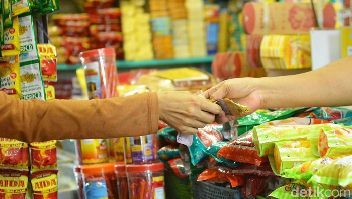 Sejumlah kebutuhan bahan pokok di sejumlah Pasar di Kota Surabaya mulai mengalami kenaikan. Salah sayunya cabe yang naik hingga Rp 50 ribu perkilo, Selasa (20/2/2024).