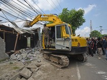 Jelang Ramadan, Satpol PP Bongkar Tempat Hiburan Malam Ilegal di Serang