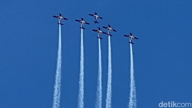 Jupiter Aerobatic TNI AU Gebrak Langit Singapura
