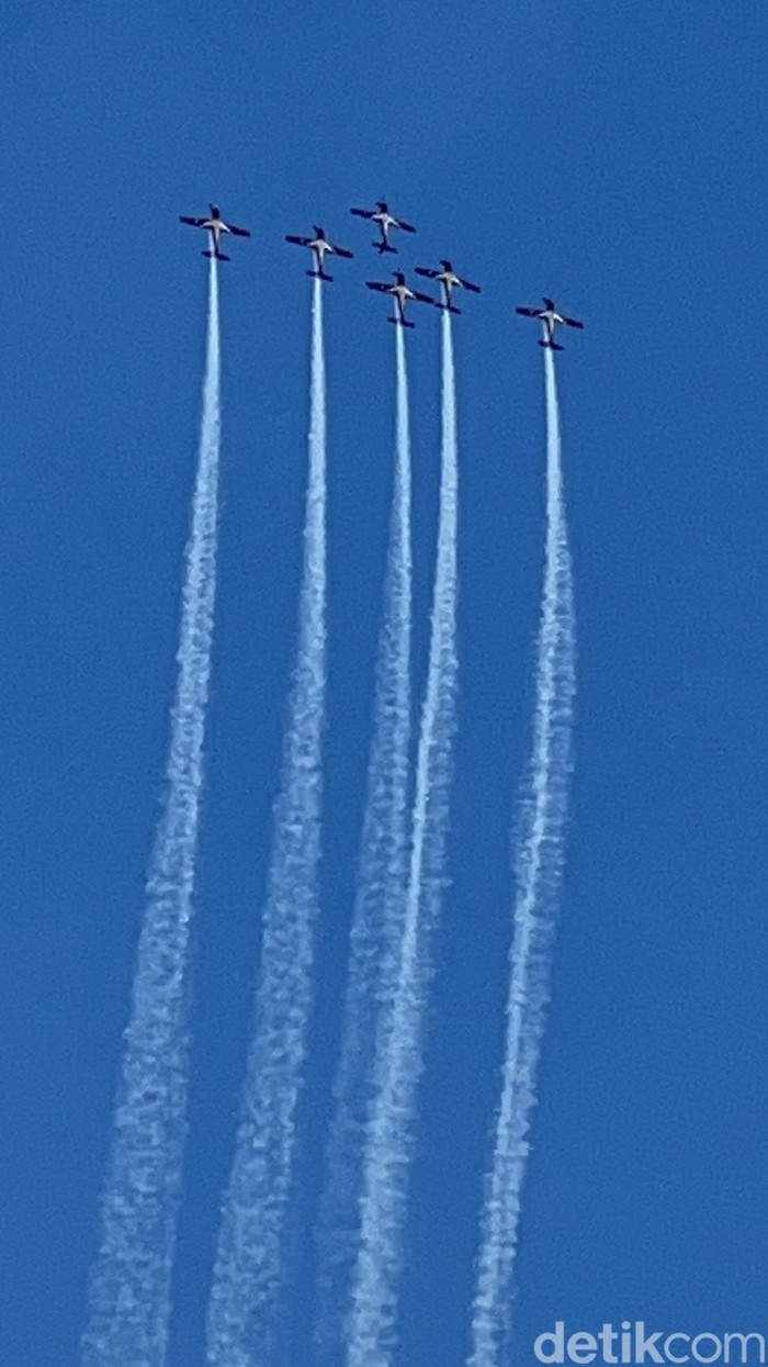 Jupiter Aerobatic TNI AU Gebrak Langit Singapura