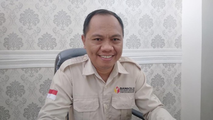 Koordinator Divisi Hukum, Pencegahan Partisipasi Masyarakat dan Hubungan Masyarakat (Humas) Bawaslu Bone Bolango, Alti Mohamad