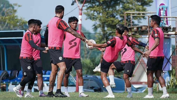 Latihan Arema FC