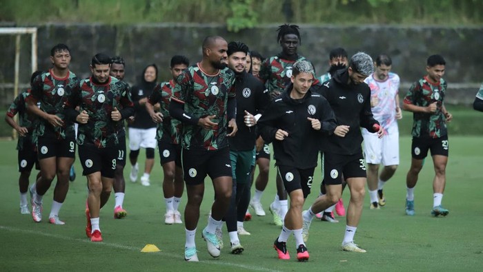 Latihan PSS Sleman jelang lawan Bhayangkara FC, Selasa (20/2/2024).
