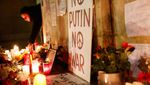 Lilin dan Bunga Duka Cita untuk Alexei Navalny
