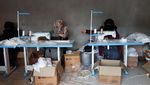 Melihat Pembuatan Popok Bayi di Gaza