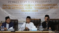 Tak hanya berceramah, para dai ini pun turut membantu masalah yang ada di masyarakat.