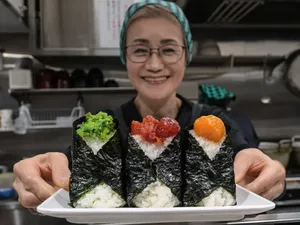 Onigiri Sedang Tren di Jepang, Orang Rela Antre hingga 8 Jam!