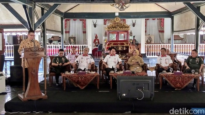 Seminar Nasional pemberian gelar Pahlawan Nasional kepada Mayjen TNI dr Roebino Kertopati di Pendopo Bupati Purworejo, Selasa (20/2/2024).