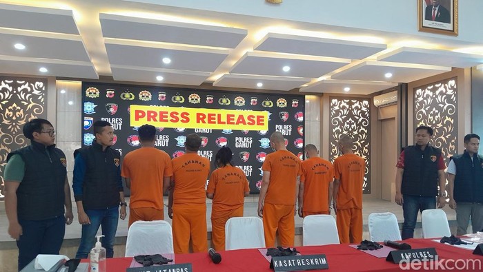 Para tersangka penculik pengedar Pil Setan