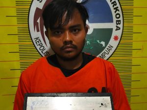 Turun dari Bus, Pemuda di Sidimpuan Kepergok Simpan Sabu di Celana Dalam