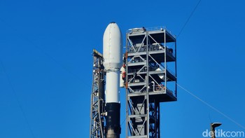 Peluncuran ini berada di dalam kawasan US Space Force Cape Canaveral. Ada pemeriksaan keamanan sebelum rombongan masuk ke dalam dengan iringan mobil. Kami menuju Space Launch Complex 40. Ini adalah satu dari sekian banyak landasan peluncuran roket di Cape Canaveral. Foto: Fitraya Ramadhanny/detikcom