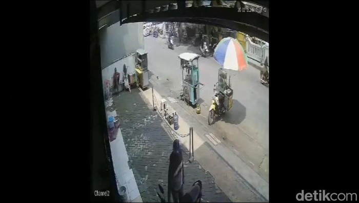 Pencurian uang Rp 50 juta di jok motor warga Kota Pasuruan.