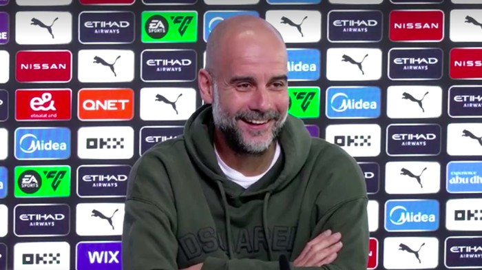 Pep Guardiola Saat Merespons isu Manchester City tertarik boyong Kylian Mbappe.