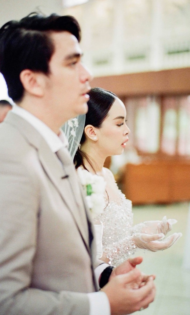 Christ Laurent sendiri pertama kali memperkenalkan kekasihnya itu pada tahun 2024. Di bulan yang sama mantan kekasih Amanda Manopo itu kemudian menjalani sesi prewedding dengan sang kekasih. Foto: Instagram/@christlaurent