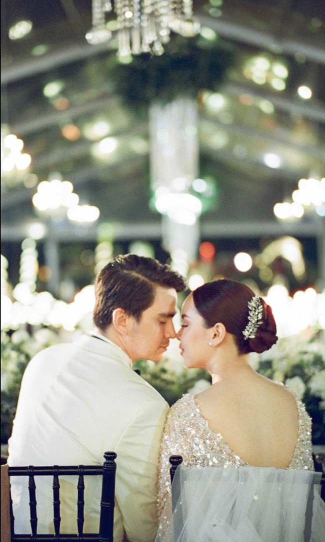 Sudah resmi menikah, unggahan aktor 30 tahun itu dan sang istri langsung banjir pujian netizen. Tak sedikit yang turut memberikan ucapan selamat kepada keduanya. Foto: Instagram/@christlaurent