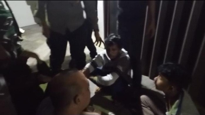 Pria berinisial CY (47) di Pontianak, Kalimantan Barat (Kalbar), menjadi korban pengeroyokan lantaran menegur kelompok remaja yang ribut di jalan.