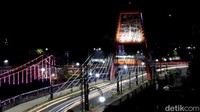 Salah satunya Jembatan Sawunggaling. Jembatan yang menghubungkan Jalan Wonokromo dan Joyoboyo ialah salah satu spot baru di Surabaya.