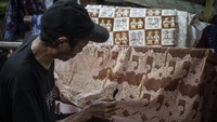 Kerajinan batik khas Betawi yang memiliki motif khas seperti ondel-ondel itu sudah dipasarkan secara nasional.