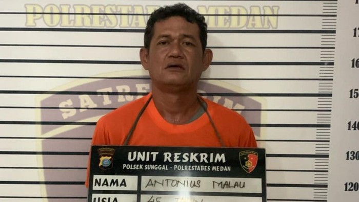 Pria pelaku penikaman penjaga kos di Medan. Pelaku abang kandung korban. (Dok Polsek Sunggal)