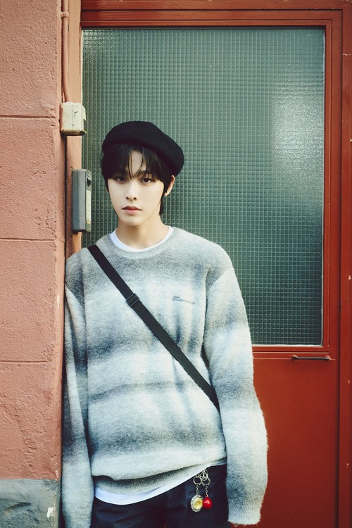 Foto Riku untuk debut NCT WISH.