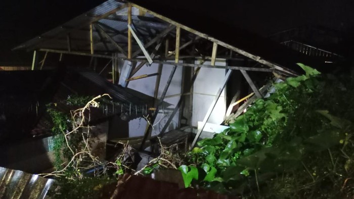 Rumah rusak akibat longsong di Aceh Tengah. (Dok BPBA)