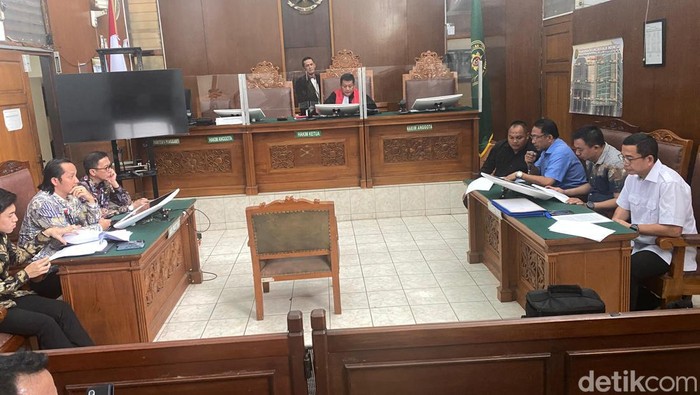 Sidang lanjutan permohonan praperadilan yang diajukan Jubir Tim Pemenangan Nasional (TPN) Ganjar-Mahfud, Aiman Witjaksono terkait penyitaan handphone (Mulia Budi/detikcom)
