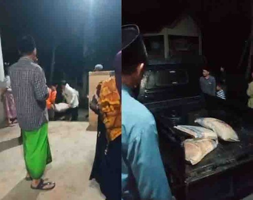 Suasana aksi penarikan kembali bantuan semen masjid caleg PKS Baiq Sri Ratna Puspa Riani di Desa Selebung, Lombok Tengah, Senin (19/2/2024) malam. (Tangkapan layar Facebook @Haries Haris)