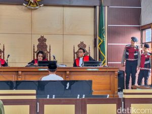 Kades Dadang Dituntut 5 Bulan Bui Usai Kampanyekan Caleg di Bandung