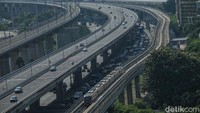 Tarif Tol Jakarta-Cikampek dan Jalan Layang Mohamed Bin Zayed (MBZ) bakal naik dalam waktu dekat. Rencana itu disebut sudah berdasarkan Keputusan Menteri Pekerjaan Umum dan Perumahan Rakyat (PUPR).