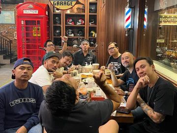 Serunya Vincent Rompies Makan Bareng The Prediksi dengan Tema Unik