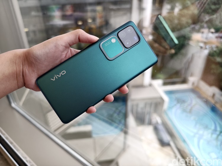 Vivo V30 Pro Vivo V30 Pro