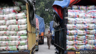 15.000 Ton Beras Premium Dilepas ke Ritel Modern