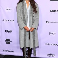 Banyak penonton yang berkomentar mengenai pergantian nama tersebut. Beberapa menyebut langkah Malia cukup berani dan adapun yang berpendapat jika hal itu dilakukan demi menyangkal anggapan nepotisme atau nepo baby. Di industri Hollywood, julukan Nepo baby sering dikaitkan dengan orang yang mendapat privilese karena memiliki orang tua pesohor. Foto: Getty Images/Dia Dipasupil