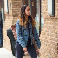 Putri Obama mencoba untuk keluar dari anggapan nepo baby dengan tidak menggunakan nama belakang. Tapi semua tahu kamu anak Obama, Kalau kamu ingin jadi pembuat film itu keren tapi kamu adalah kamu, kamu anak Obama. Kamu tidak bisa menutupinya, Orang-orang yang mencoba tidak menggunakan nama besar dibilang purq-pura? Logika yang bagus, tulis netizen di X. Foto: Getty Images/Dia Dipasupil