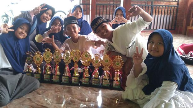 Murid-murid TPQ yang didirikan Aiptu Adi Tri Sukmono di Blora, Jawa Tengah (Foto: dok. Aiptu Adi Tri Sukmono)