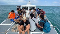 Setibanya di Dermaga Bintang 99 pada pukul 15.40 WIB, korban dievakuasi di atas Kapal Polisi Parikesit dan dilakukan pertolongan pertama oleh personel Bakamla RI pada korban yang mengalami luka bakar ringan. Pemadaman dilakukan oleh KN Ular Laut-405 milik Bakamla RI, KRI Bubara-868 milik TNI AL, dan TB Megamas Sky. Pada patroli keselamatan ini, pihak yang terlibat meliputi Bakamla RI, TNI AL, Polri, dan Basarnas.