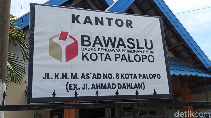 Sekertariat Bawaslu Kota Palopo, Kelurahan Amassangan, Kecamatan Wara, Kota Palopo.