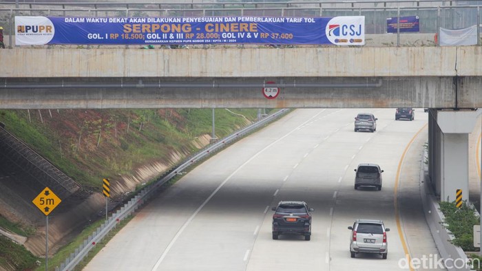 Pengumuman! Tarif Tol Serpong-Cinere naik mulai hari ini, Rabu (21/2). Penyesuaian tarif ini mengacu Keputusan Menteri Pekerjaan Umum dan Perumahan Rakyat (PUPR) Nomor 254 Tahun 2024.