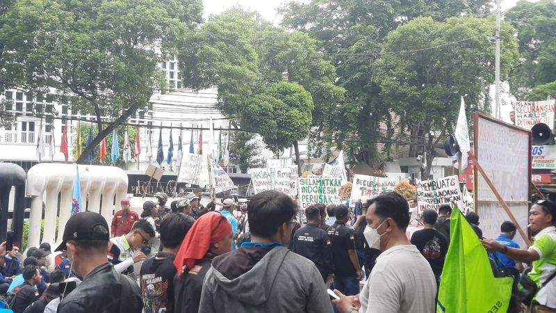 Demo di depan KPU (Annisa/detikcom)