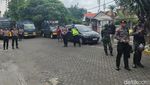 Masa AMI Demo Kantor Bawaslu Surabaya