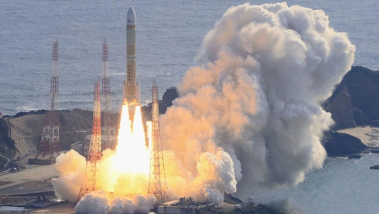 A second test model of H3 rocket lift off from the launching pad at Tanegashima Space Center on the southwestern island of Tanegashima, Kagoshima Prefecture, Japan February 17, 2024, in this photo taken by Kyodo. Mandatory credit Kyodo via REUTERS ATTENTION EDITORS - THIS IMAGE WAS PROVIDED BY A THIRD PARTY. MANDATORY CREDIT. JAPAN OUT. NO COMMERCIAL OR EDITORIAL SALES IN JAPAN