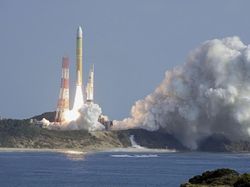 Detik-detik Roket H3 Jepang Sukses Meluncur ke Ruang Angkasa