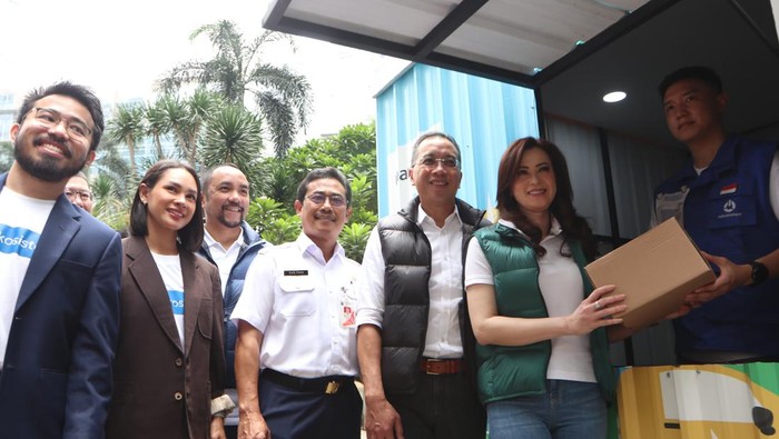 Dukung Net Zero Emission Lewat MCI Waste Station Bank Mandiri mendukung upaya pemerintah Indonesia mencapai nol emisi karbon atau net zero emission (NZE) di tahun 2030 dengan meresmikan penggunaan Mandiri Capital Indonesia (MCI) Waste Station di Menara Mandiri, di Jakarta, Rabu (21/02/2024). MCI Waste Station merupakan kolaborasi antara MCI dengan Rekosistem.