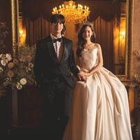 Park Min Young ikut membagikan foto pernikahannya bersama Na In Woo setelah dirilis tim produksi drakor Marry My Husband. Netizen ramai mengomentari kecantikannya dan berharap Park Min Young dan Na In Woo terlibat cinta lokasi. Foto: dok. tvN