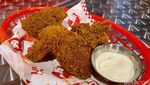 Yummy! Burger Massvile dan Chicken Wings Nashville Ada di Sini!